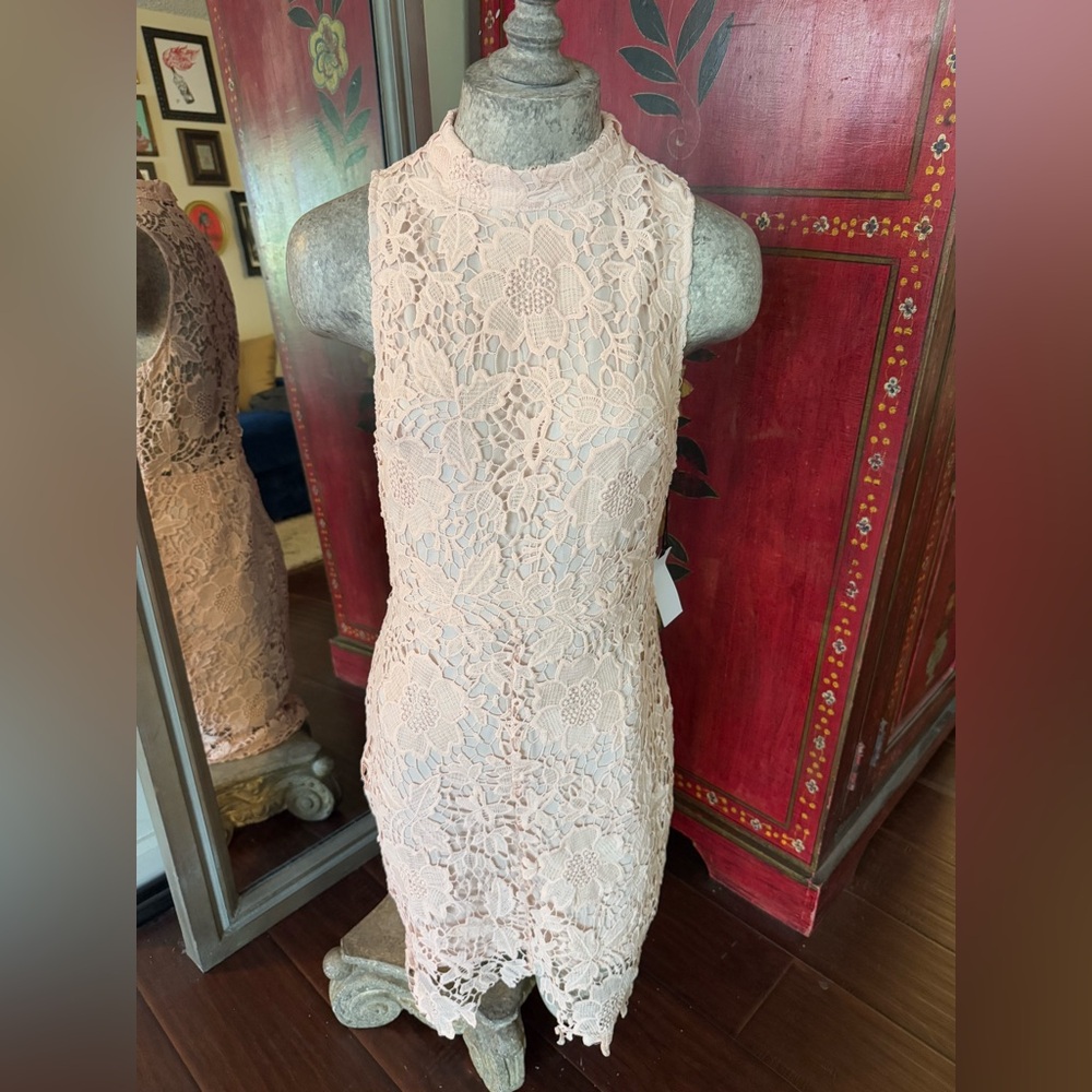 Gorgeous light pink summer dress!